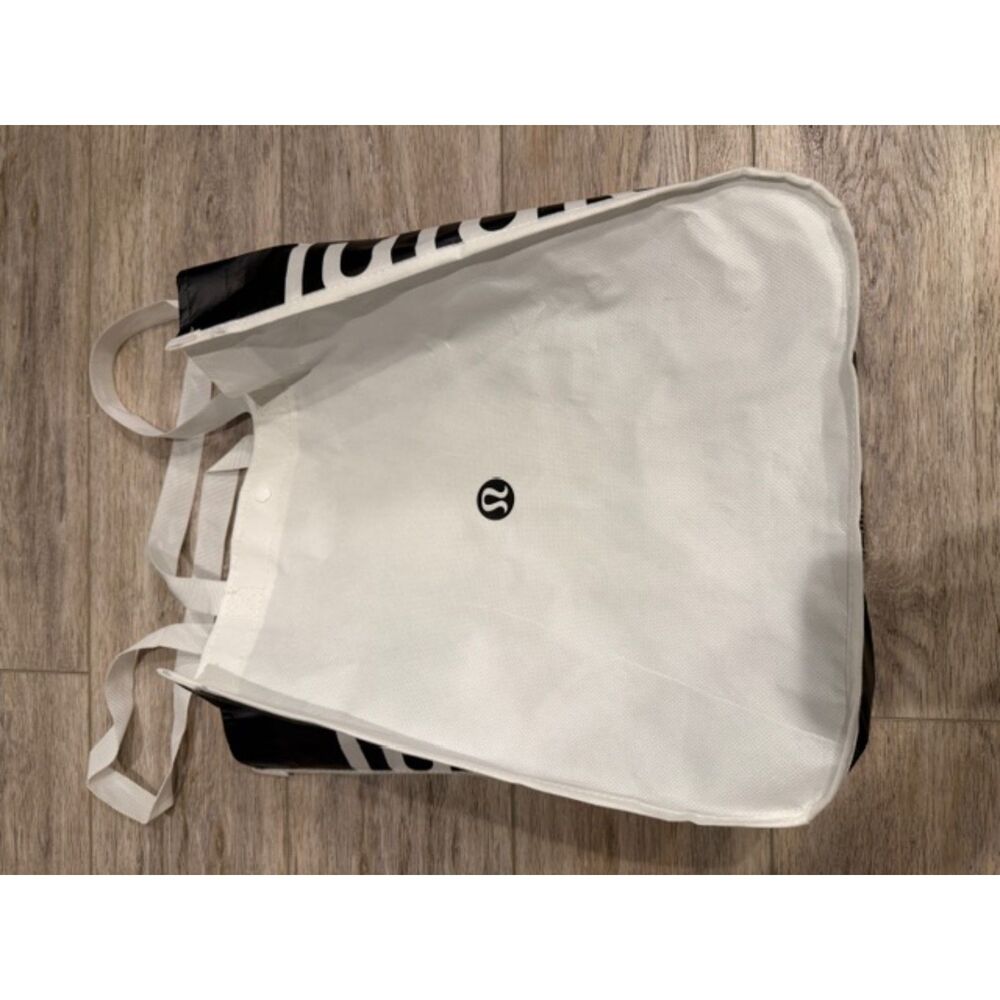 Lululemon shopping bag large white